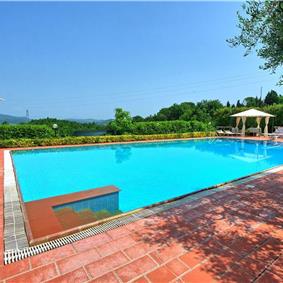 3 bedroom villa with pool and tennis court near Florence, sleeps 6